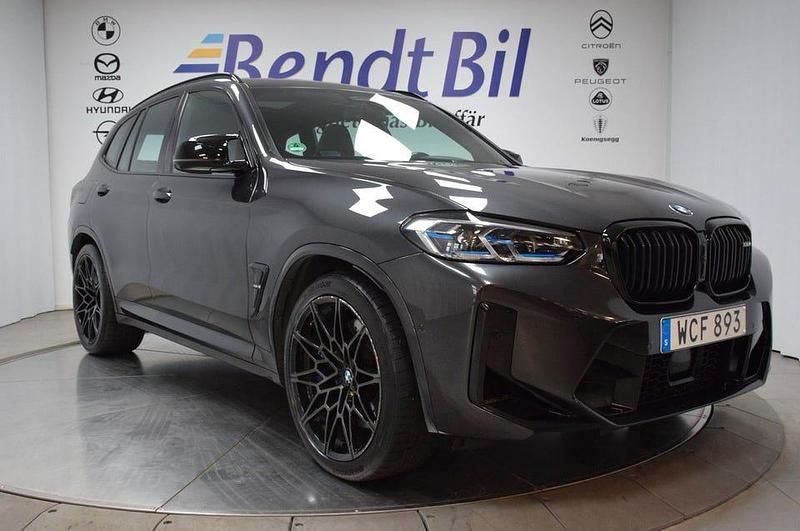 Grå Begagnad 2022 BMW X3 Competition Edition SUV | 599 500 kr (Marknadspris) - Bild 1/3