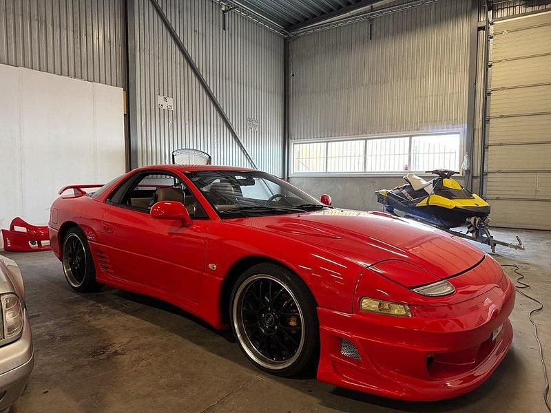 Begagnad Mitsubishi 3000 GT 286 HK (210 kW) 1991 Röd Sportkupé