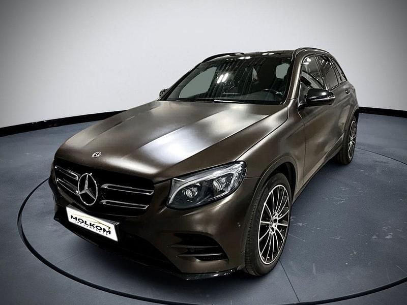 Brun Begagnad 2018 Mercedes GLC220 AMG line SUV | 299 800 kr (Marknadspris) - Bild 1/3