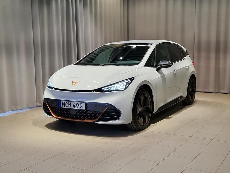 Begagnad Cupra Born 169 kW (231 HK) 2024 Vit Halvkombi