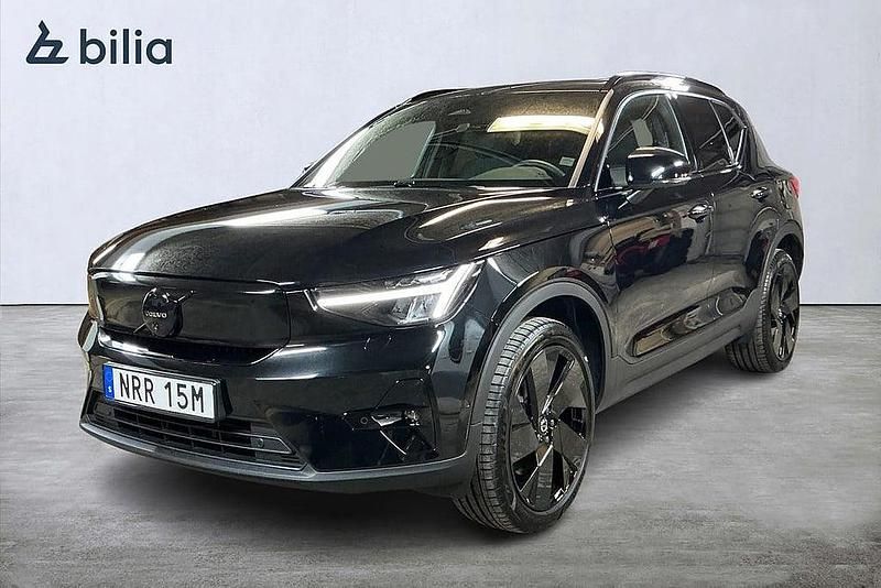 Svart Begagnad 2025 Volvo EX40 Performance SUV | 539 900 kr (Marknadspris) - Bild 1/3