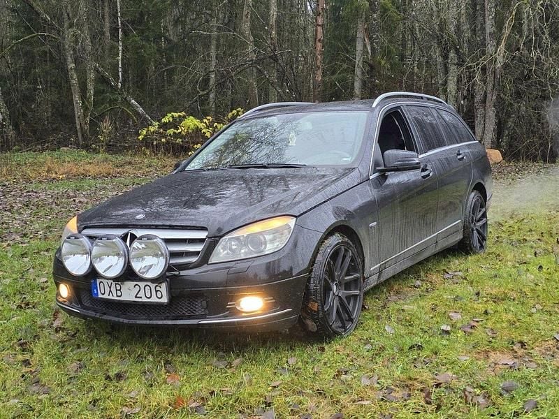 Svart Begagnad 2011 Mercedes C220 Kombi | 65 000 kr (Superpris) - Bild 1/4