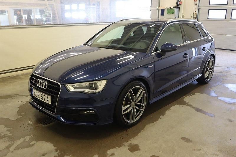 Blå Begagnad 2015 Audi A3 Sportback S-Line Halvkombi | 158 000 kr (Lite dyr) - Bild 1/4