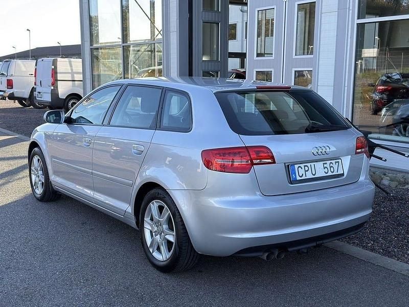 Begagnad Audi A3 Attraction 140 HK (102 kW) 2012 Silver Halvkombi