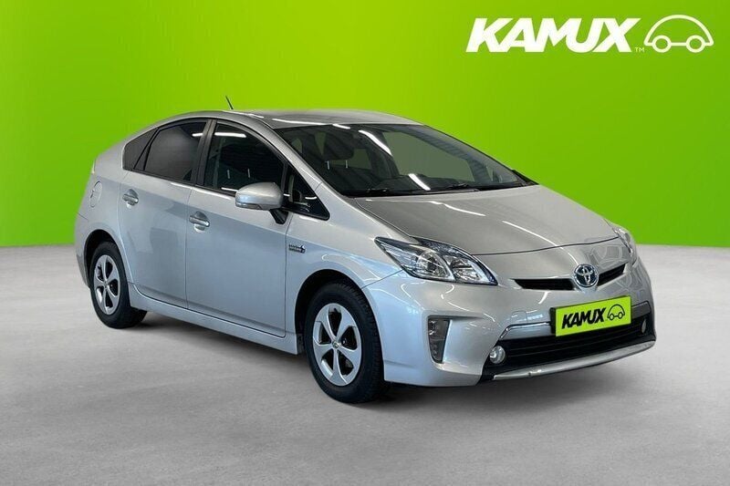 Silver (okänd) Begagnad 2014 Toyota Prius Halvkombi | 124 800 kr (Marknadspris) - Bild 1/3