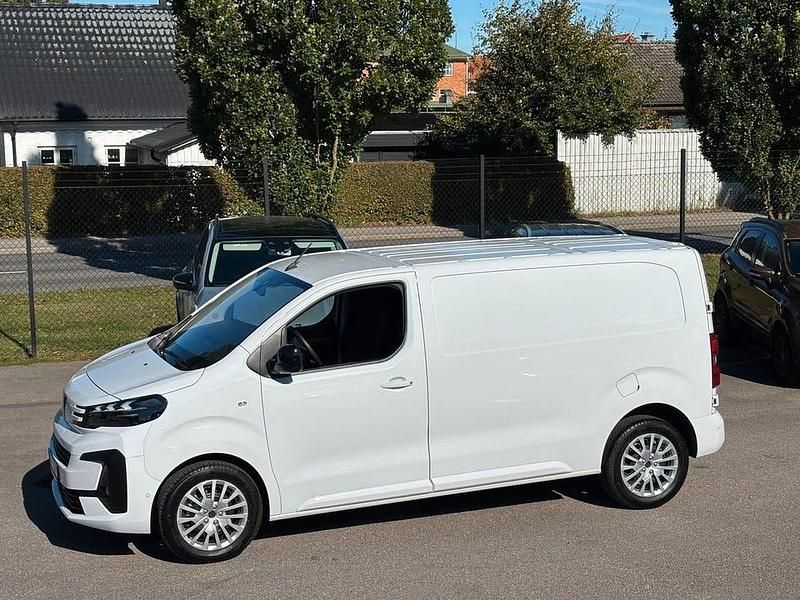 Begagnad Peugeot Expert 144 HK (105 kW) 2024 Vit Van