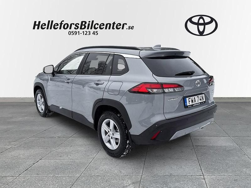 Begagnad Toyota Corolla Cross Style 200 HK (147 kW) 2024 Grå SUV
