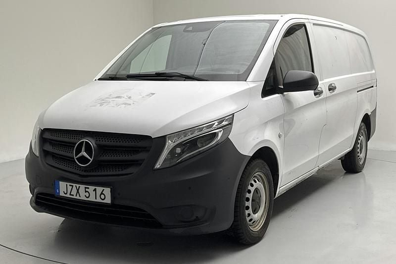 Vit Begagnad 2018 Mercedes Vito Minibuss | 199 000 kr (Superpris) - Bild 1/4