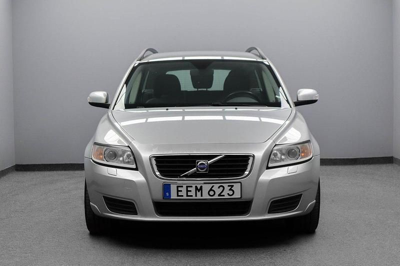 Begagnad Volvo V50 180 HK (132 kW) 2007 Ljusgrå Kombi