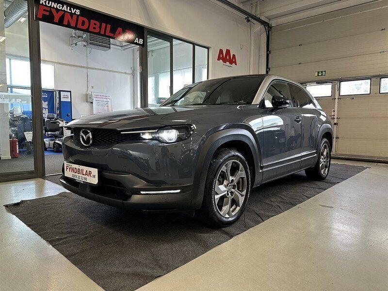 Grå Begagnad 2021 Mazda MX30 Cosmo SUV | 199 900 kr (Lite dyr) - Bild 1/4