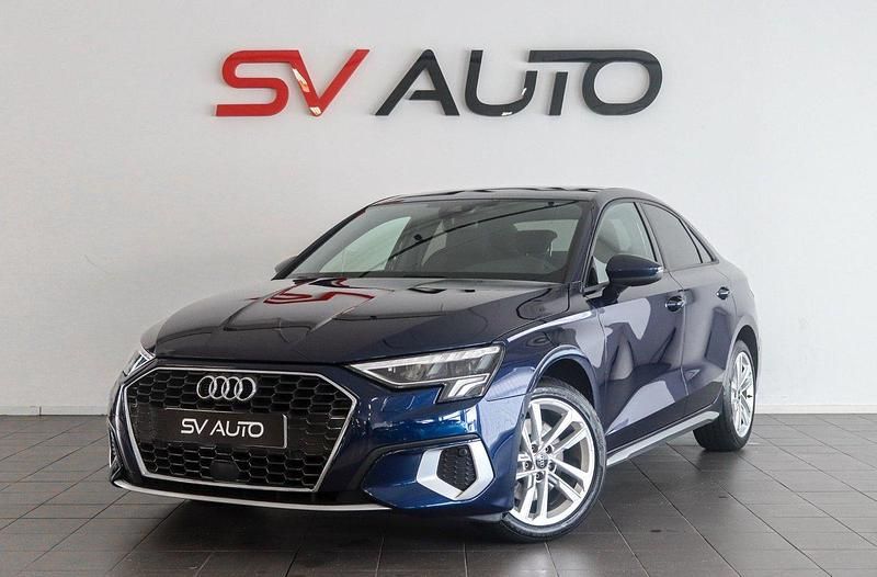 Blå Begagnad 2021 Audi A3 Advanced Sedan | 259 900 kr (Marknadspris) - Bild 1/4