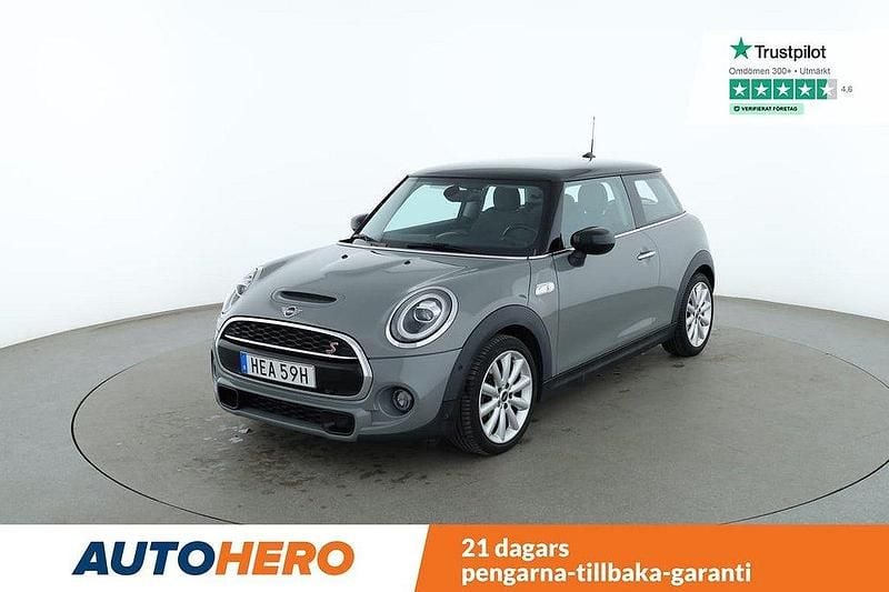 Grå Begagnad 2020 Mini Cooper S Chili Halvkombi | 230 000 kr (Marknadspris) - Bild 1/4
