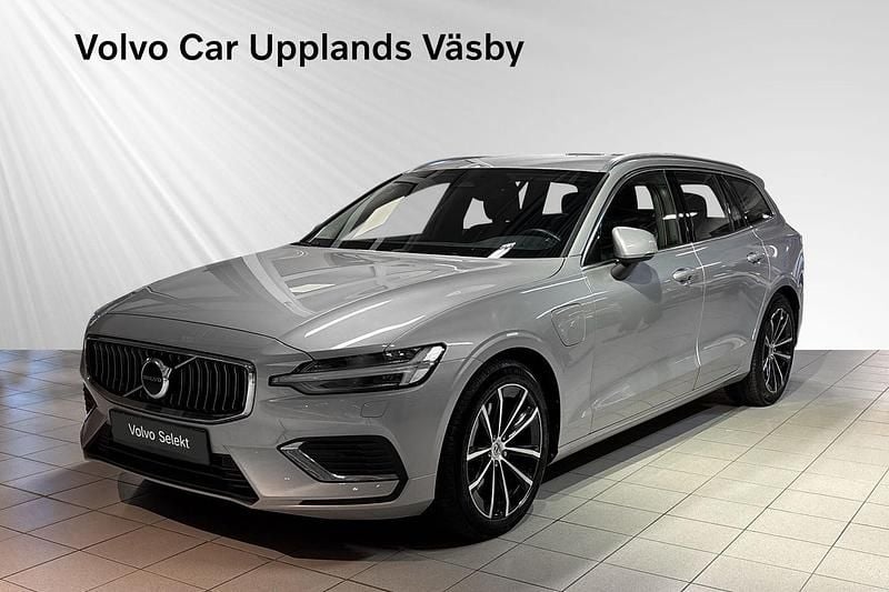 Silver Begagnad 2022 Volvo V60 Plus Kombi | 339 900 kr (Lite dyr) - Bild 1/4