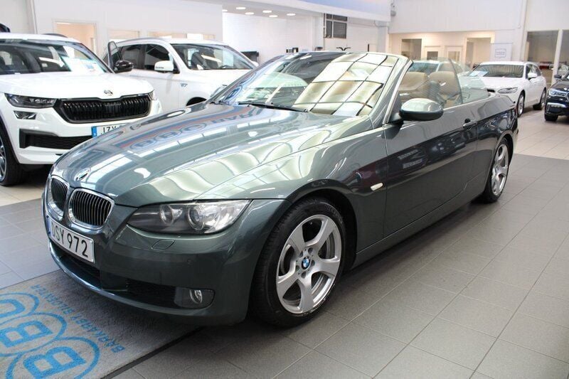 Grön Begagnad 2009 BMW 325 Cabriolet Cab | 189 900 kr (Lite dyr) - Bild 1/4