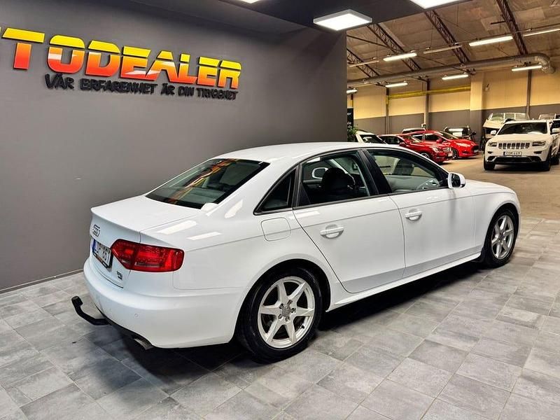 Begagnad Audi A4 180 HK (132 kW) 2011 Vit Sedan