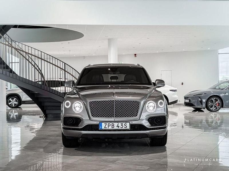 Begagnad Bentley Bentayga 608 HK (447 kW) 2017 Silver SUV