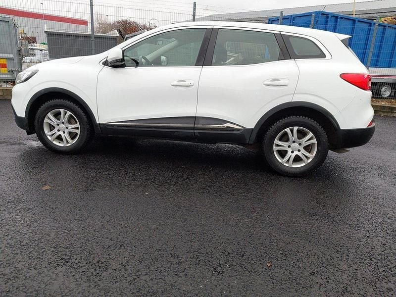 Vit Begagnad 2017 Renault Kadjar LIMITED SUV | 89 000 kr (Marknadspris) - Bild 1/4