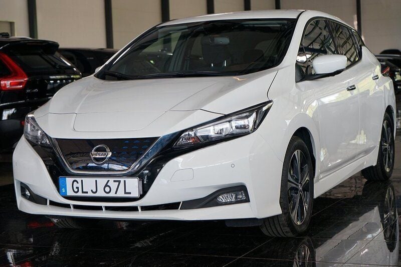 Vit Begagnad 2022 Nissan Leaf N-Connecta Halvkombi | 159 500 kr (Superpris) - Bild 1/4