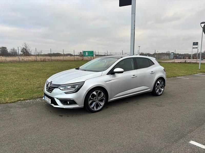 Begagnad 2017 Renault Mégane IV Halvkombi | 125 000 kr (Marknadspris) - Bild 1/4