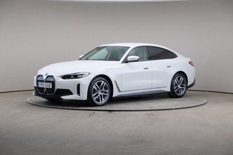Vit Begagnad 2022 BMW i4 Sedan | 429 000 kr (Bra pris) - Bild 1/4