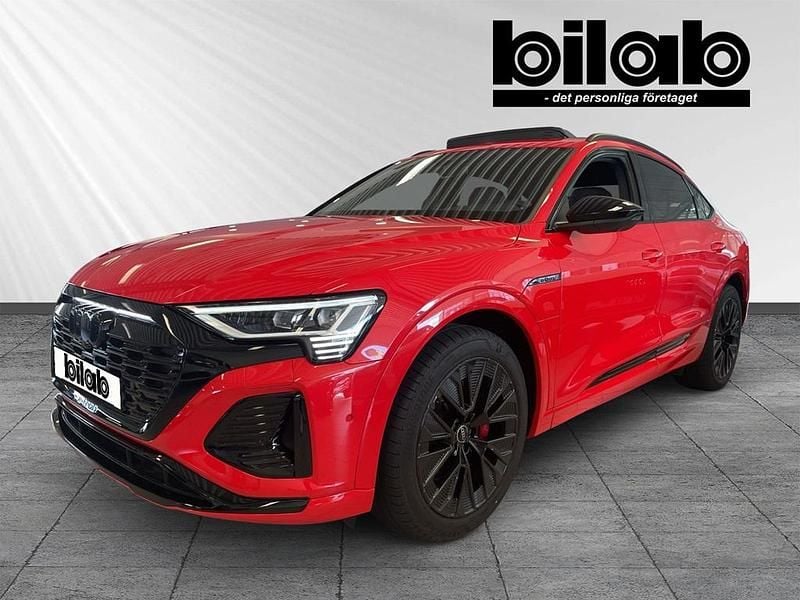 Röd Begagnad 2024 Audi Q8 e-tron Proline SUV | 699 000 kr (Lite dyr) - Bild 1/4