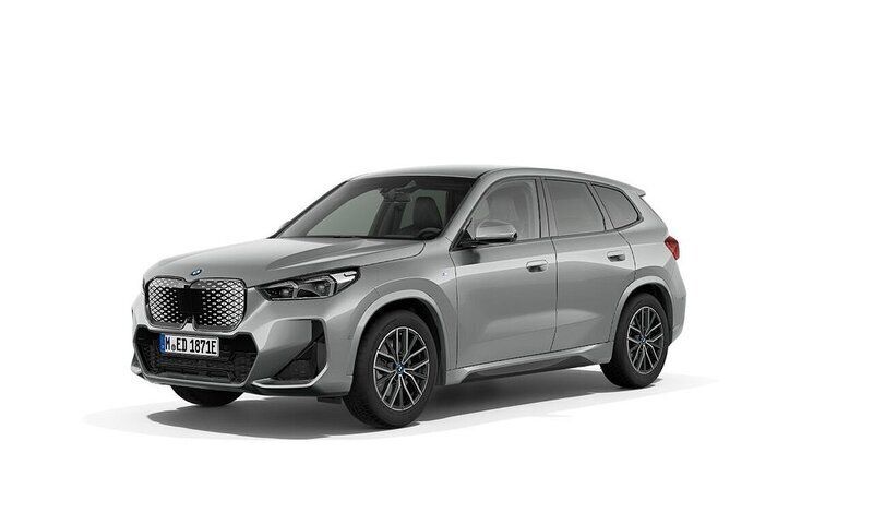 Grå Begagnad 2024 BMW iX1 M Sport SUV | 499 500 kr (Bra pris) - Bild 1/4