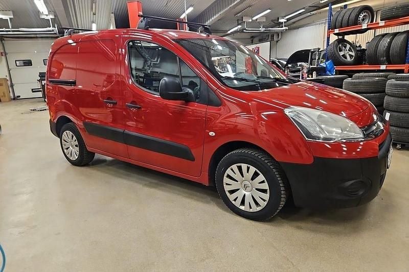 Röd Begagnad 2013 Citroën Berlingo Van | 69 500 kr (Marknadspris) - Bild 1/4