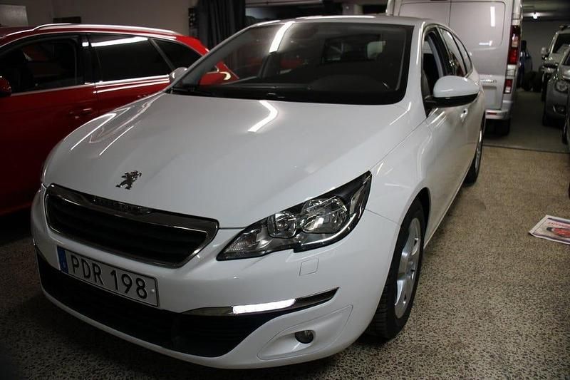 Begagnad Peugeot 308 SW Active 120 HK (88 kW) 2016 Vit Kombi