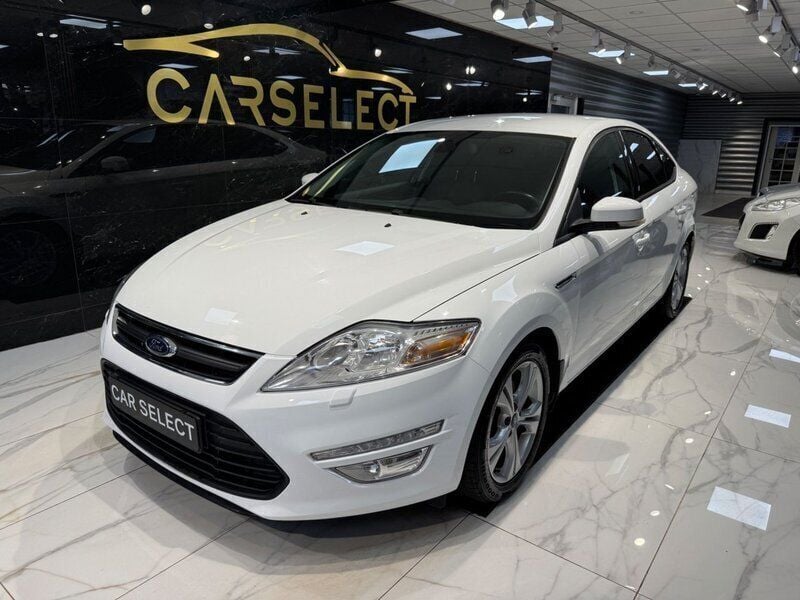 Vit Begagnad 2014 Ford Mondeo Sport Halvkombi | 89 000 kr (Bra pris) - Bild 1/4