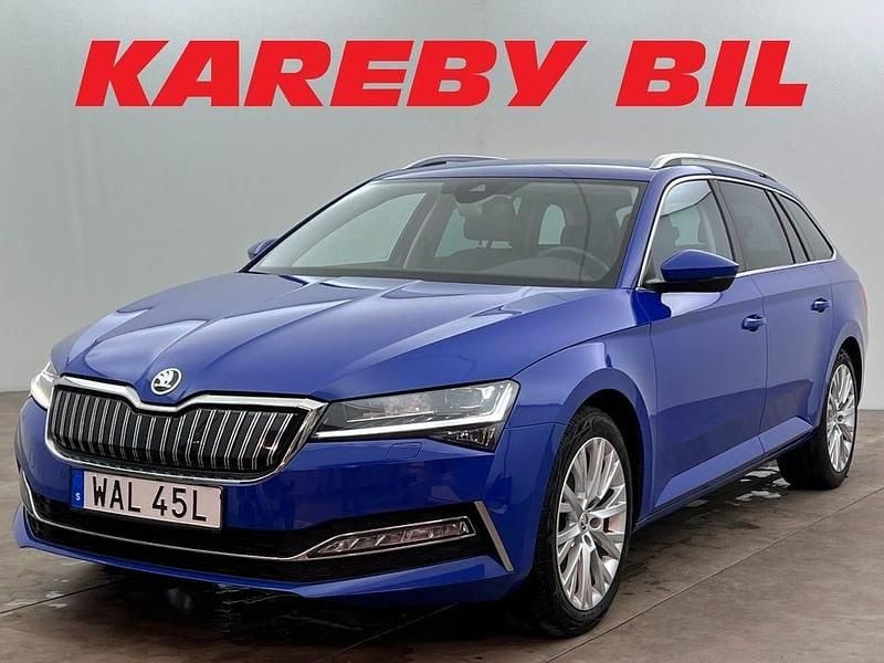 Blå Begagnad 2023 Skoda Superb Business Line Kombi | 318 900 kr (Bra pris) - Bild 1/3