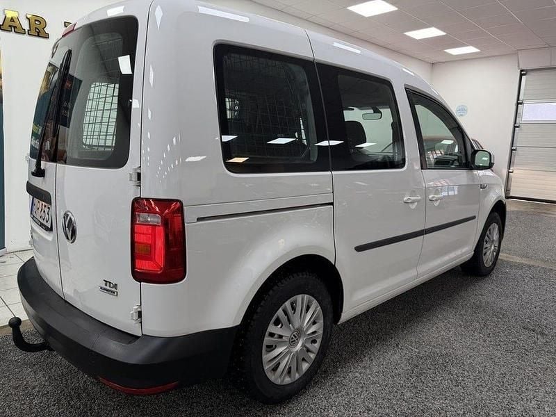Begagnad VW Caddy 102 HK (75 kW) 2016 Vit Minibuss
