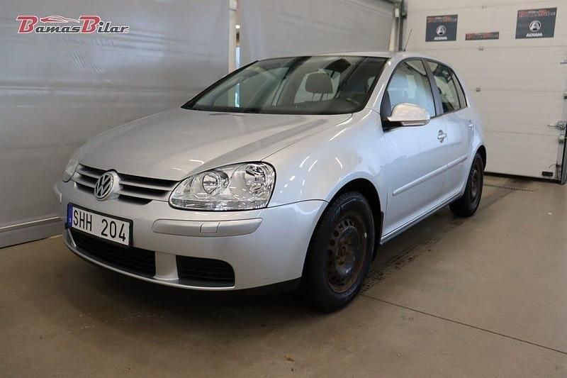 Silver Begagnad 2007 VW Golf V Trendline Halvkombi | 39 900 kr (Marknadspris) - Bild 1/4