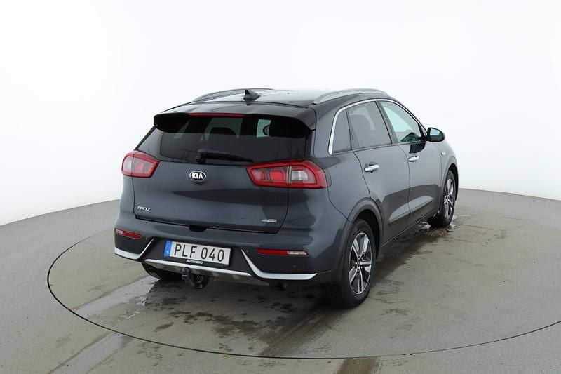 Begagnad Kia Niro Advance 143 HK (105 kW) 2017 Grå SUV