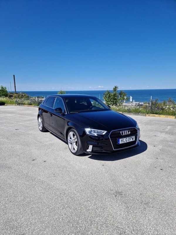 Svart Begagnad 2019 Audi A3 Sportback Sport Halvkombi | 189 000 kr (Bra pris) - Bild 1/4