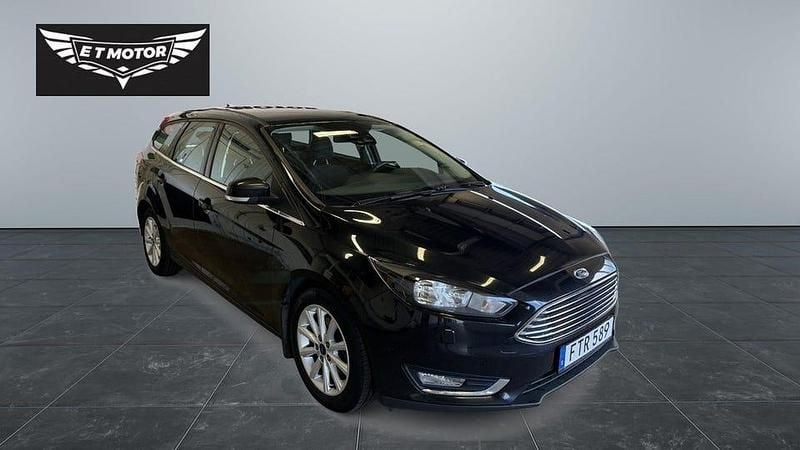 Svart Begagnad 2015 Ford Focus Titanium Kombi | 39 900 kr (Superpris) - Bild 1/4