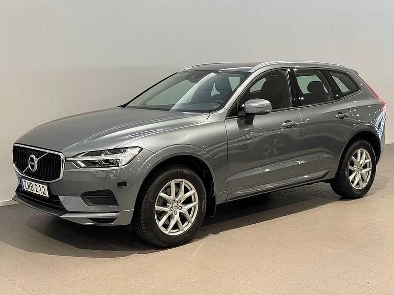 Grå Begagnad 2018 Volvo XC60 Momentum SUV | 339 500 kr (Marknadspris) - Bild 1/3