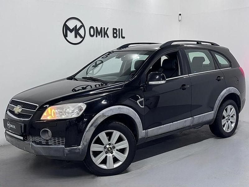 Svart Begagnad 2007 Chevrolet Captiva SUV | 44 900 kr (Marknadspris) - Bild 1/4