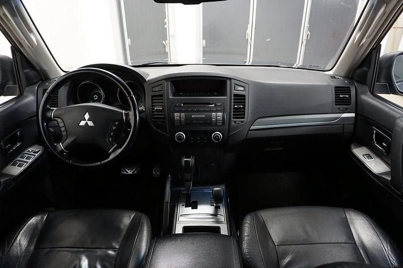 Begagnad Mitsubishi Pajero 170 HK (125 kW) 2008 Grå SUV