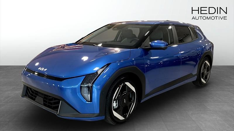 Blå Ny 2026 Kia EV4 Plus Halvkombi | 573 400 kr (Dyr) - Bild 1/4