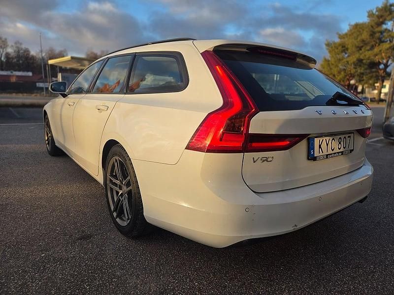 Begagnad Volvo V90 Kinetic 150 HK (110 kW) 2018 Vit Kombi