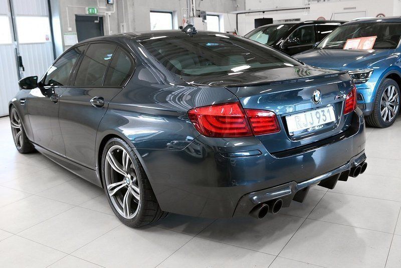 Bmw m5 akrapovic