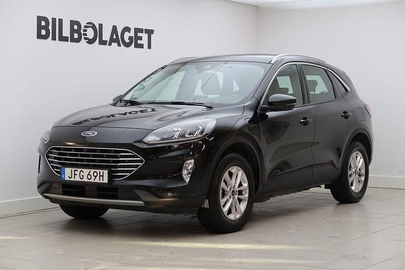 Svart Begagnad 2022 Ford Kuga Business Edition SUV | 249 800 kr (Marknadspris) - Bild 1/4