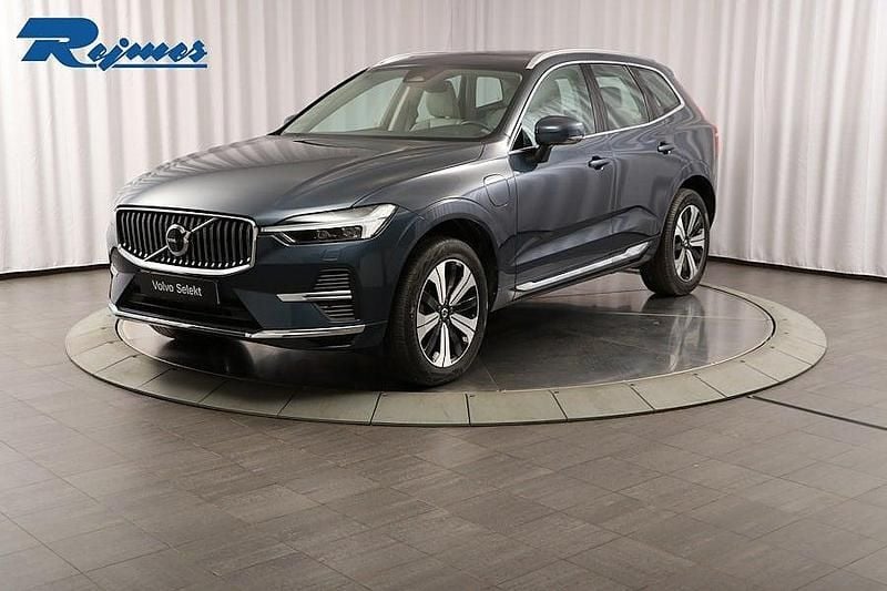 Mörkblå Begagnad 2024 Volvo XC60 Plus SUV | 549 900 kr (Lite dyr) - Bild 1/4