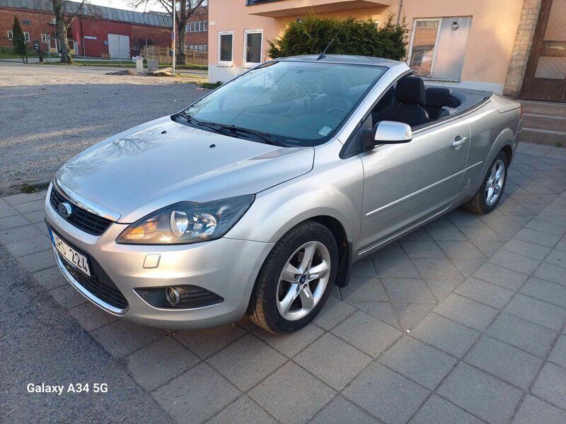 Grå Begagnad 2009 Ford Focus Cabriolet Cab | 49 900 kr - Bild 1/4