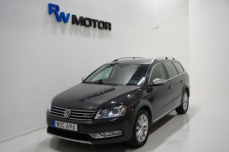 Mörkgrå Begagnad 2014 VW Passat Alltrack Kombi | 104 800 kr (Bra pris) - Bild 1/4
