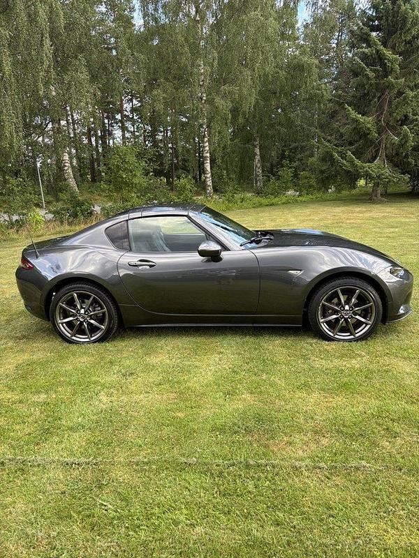 Grå Begagnad 2017 Mazda MX5 Cab | 229 000 kr (Bra pris) - Bild 1/4