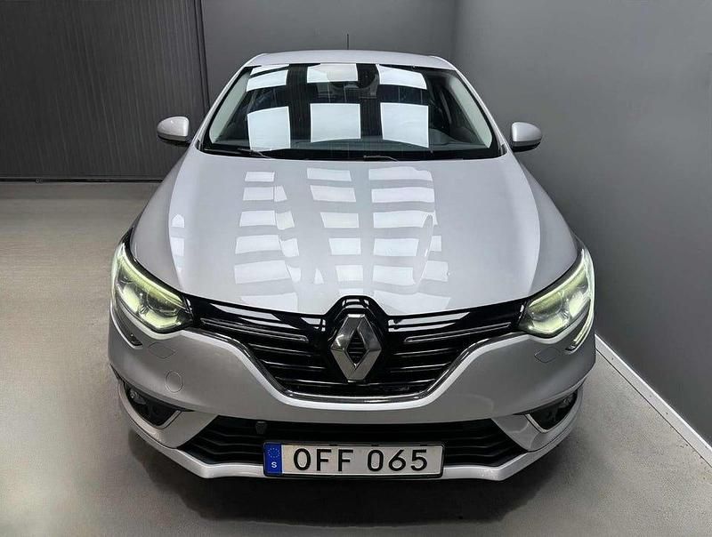 Begagnad Renault Mégane IV 132 HK (97 kW) 2017 Silver Halvkombi
