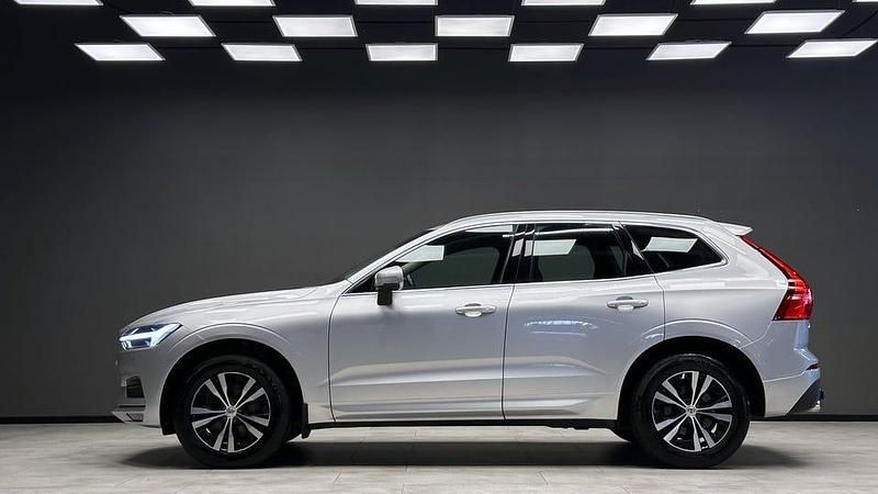 Begagnad Volvo XC60 Momentum 250 HK (183 kW) 2020 Silver SUV