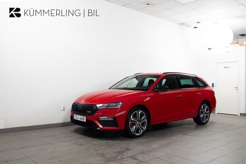 Röd Begagnad 2020 Skoda Octavia RS Kombi | 309 900 kr (Marknadspris) - Bild 1/4