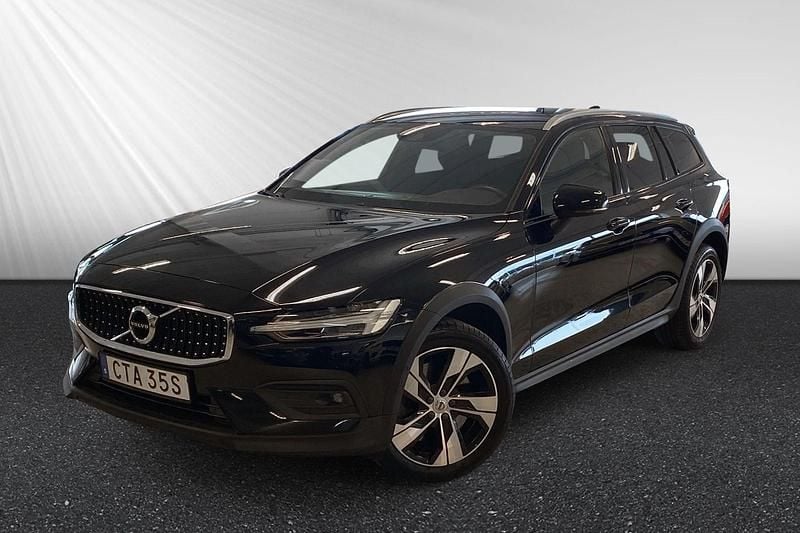 Svart Begagnad 2022 Volvo V60 CC Kombi | 289 800 kr (Bra pris) - Bild 1/4